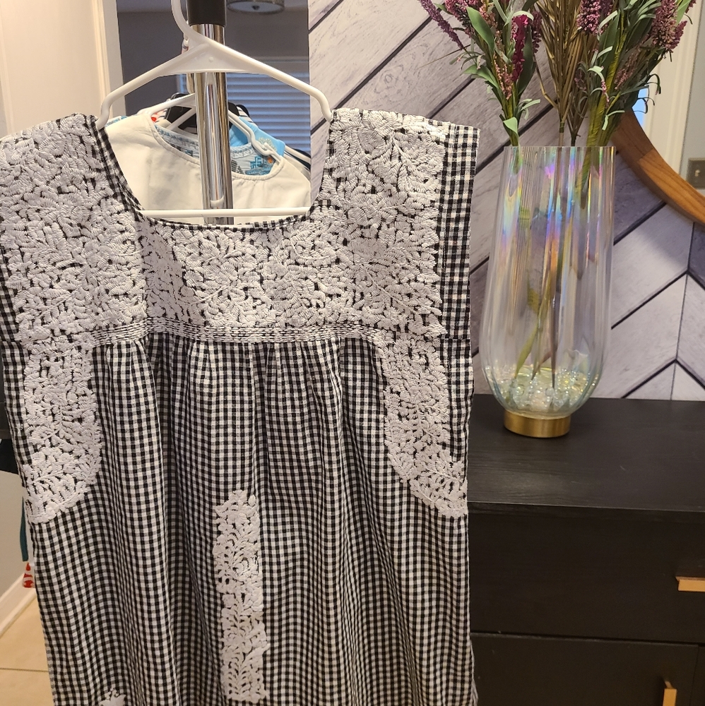 J. Marie black and white embroidered top